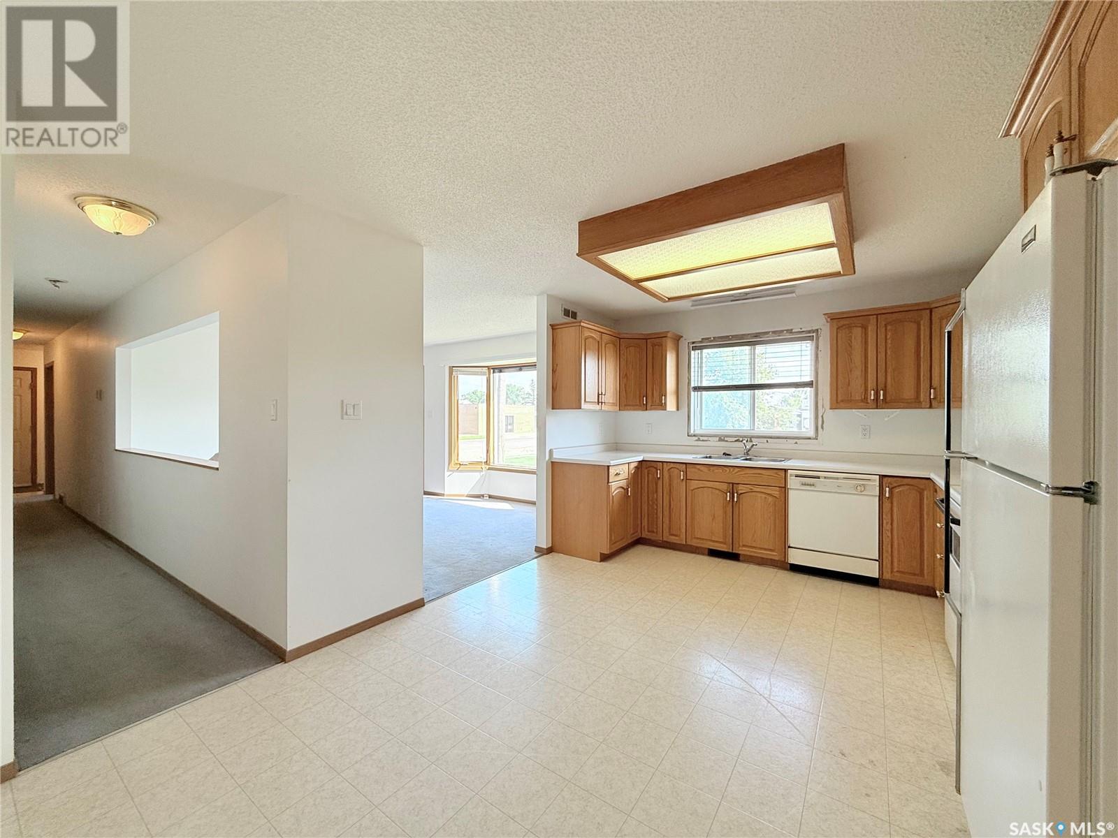 100 1st Avenue N, Lucky Lake, Saskatchewan  S0L 1Z0 - Photo 14 - SK013166