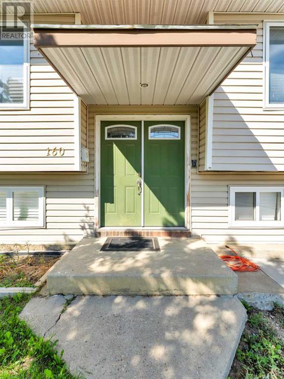 Property at 160 Sprague Way SE image 3