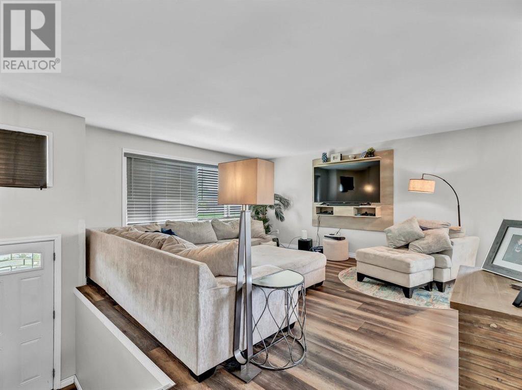 Property at 160 Sprague Way SE image 5