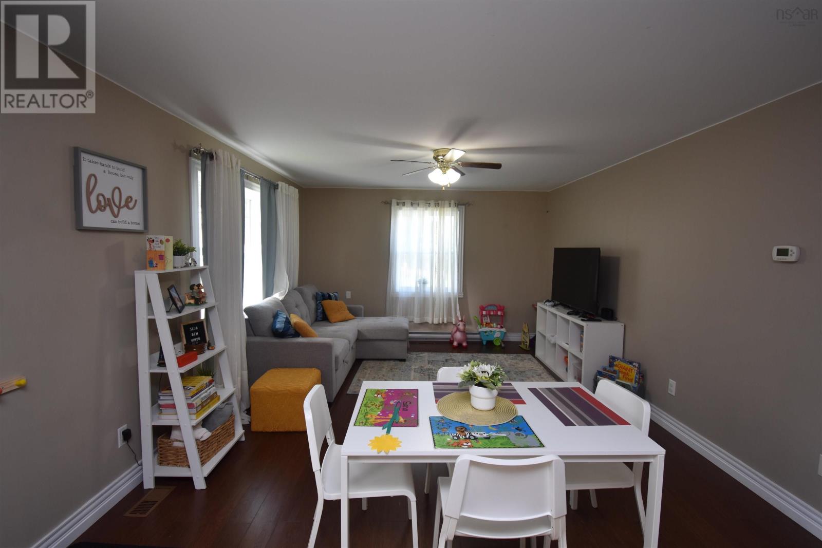 Property at 25 COOK Street image 4