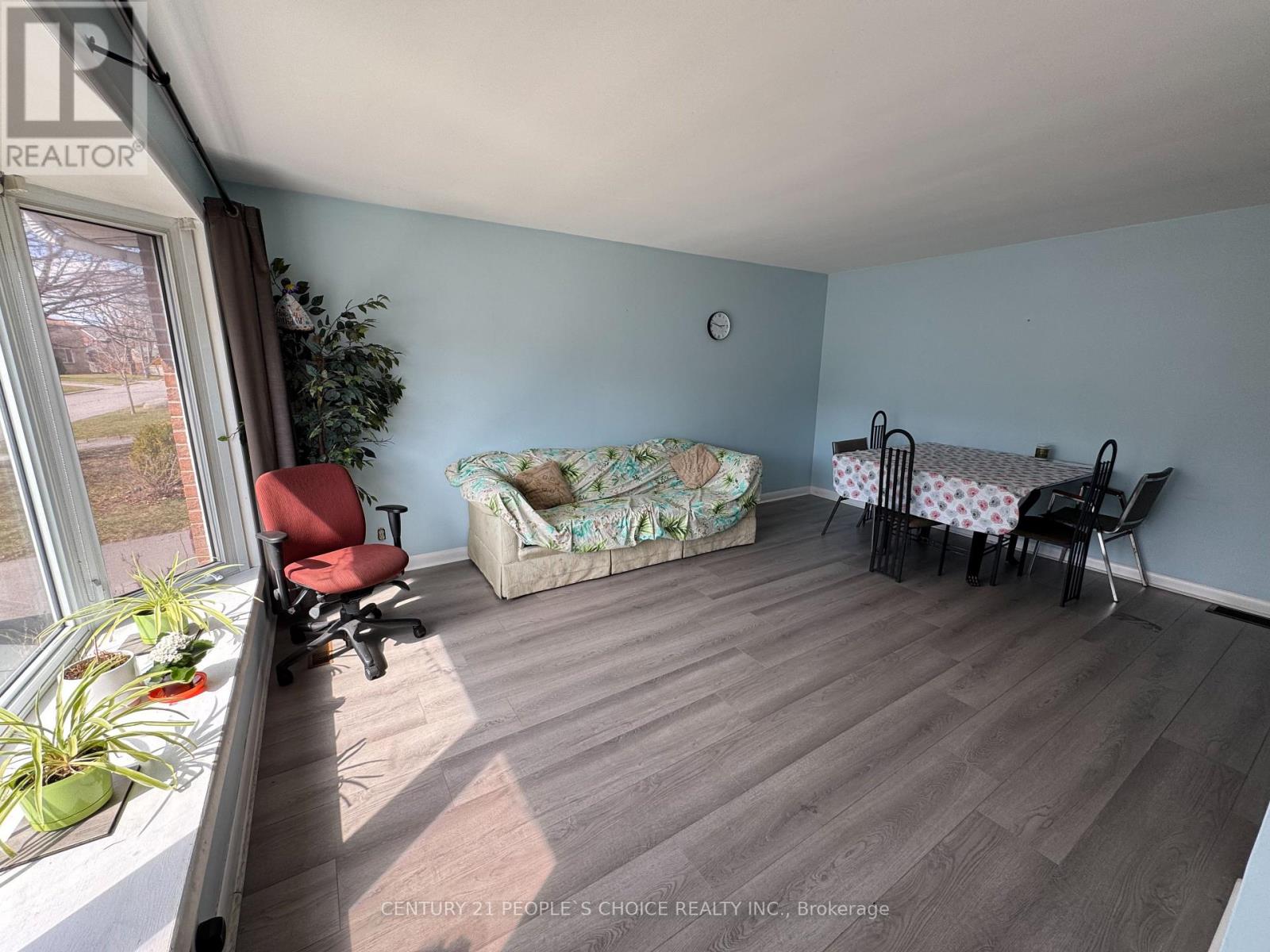 57 Sinclair Street, Belleville, Ontario  K8P 3S7 - Photo 2 - X12313024