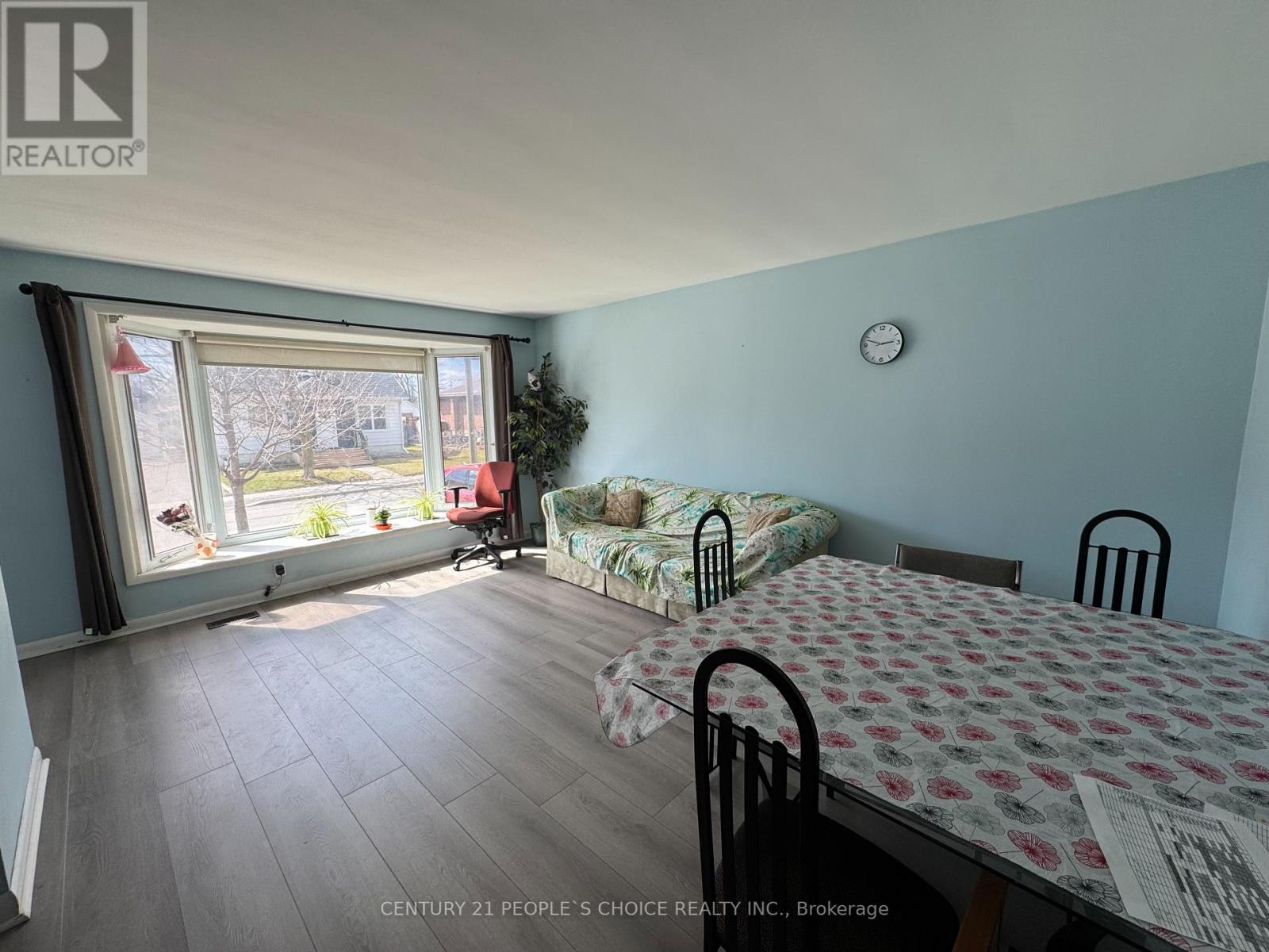 57 Sinclair Street, Belleville, Ontario  K8P 3S7 - Photo 3 - X12313024