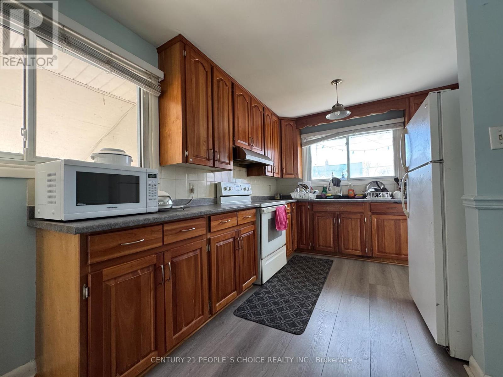57 Sinclair Street, Belleville, Ontario  K8P 3S7 - Photo 5 - X12313024