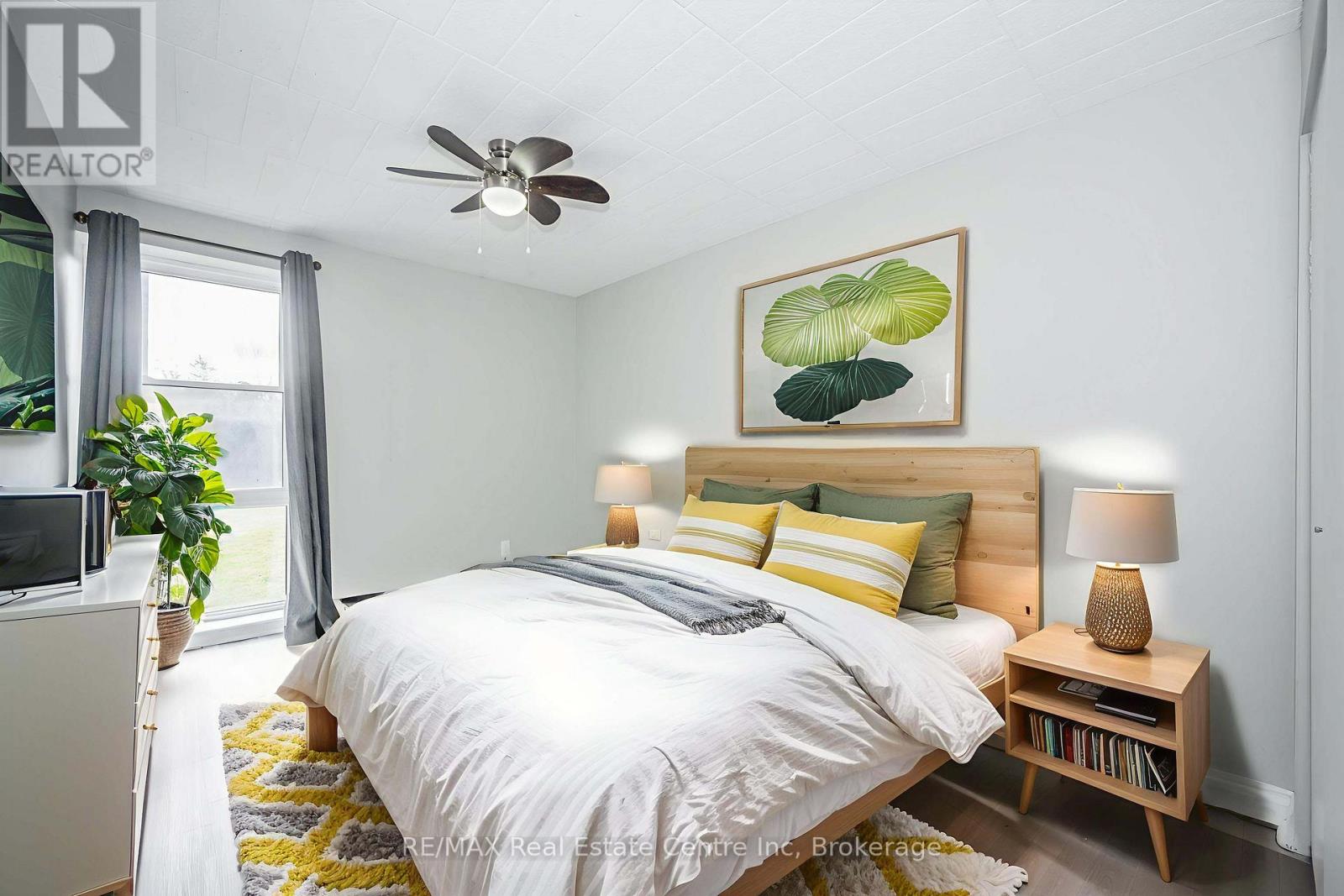 102 - 105 Conroy Crescent, Guelph, Ontario  N1G 2V5 - Photo 6 - X12298243