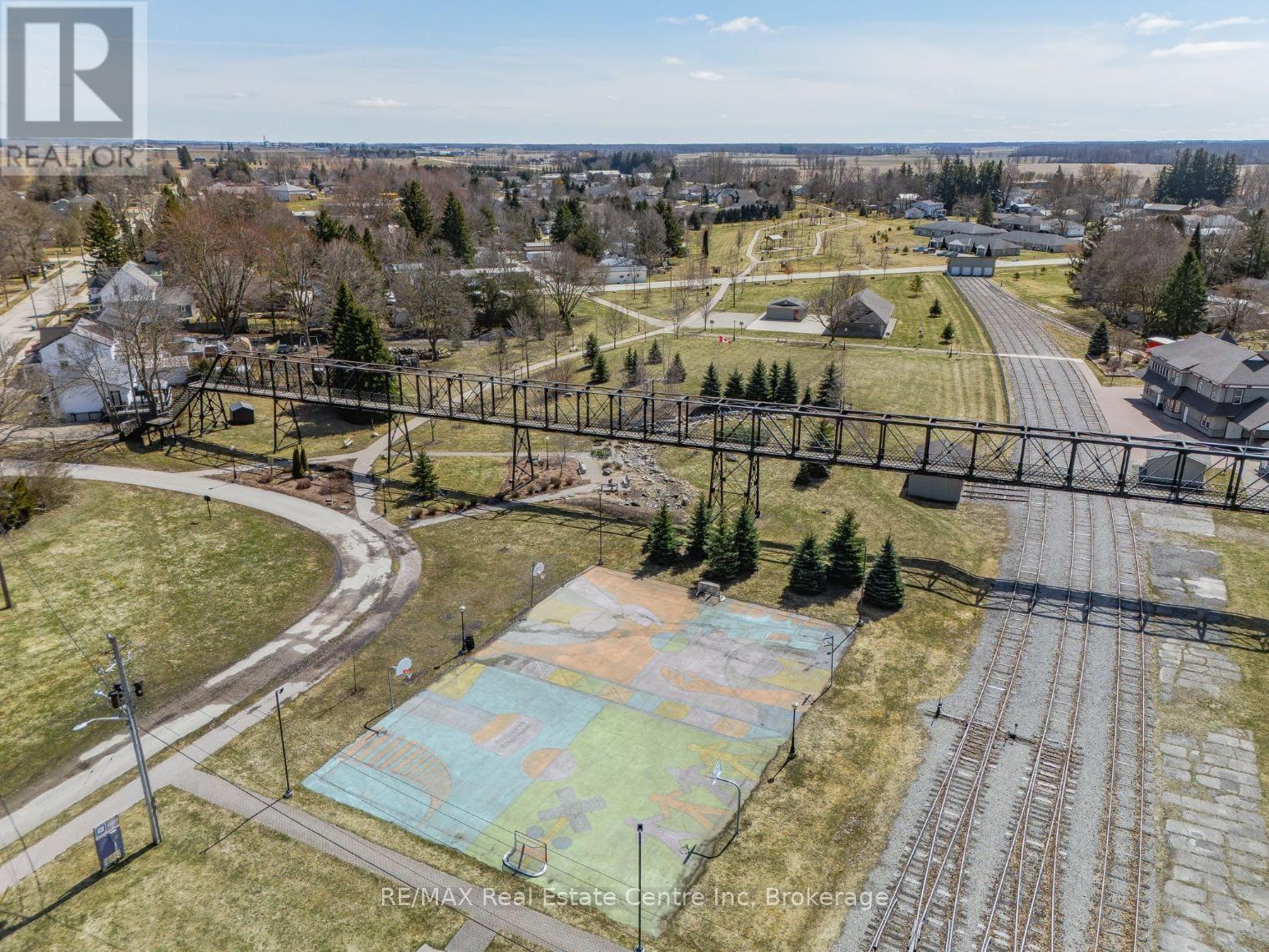 222 Bridge Crescent, Minto, Ontario  N0G 2P0 - Photo 18 - X12069995