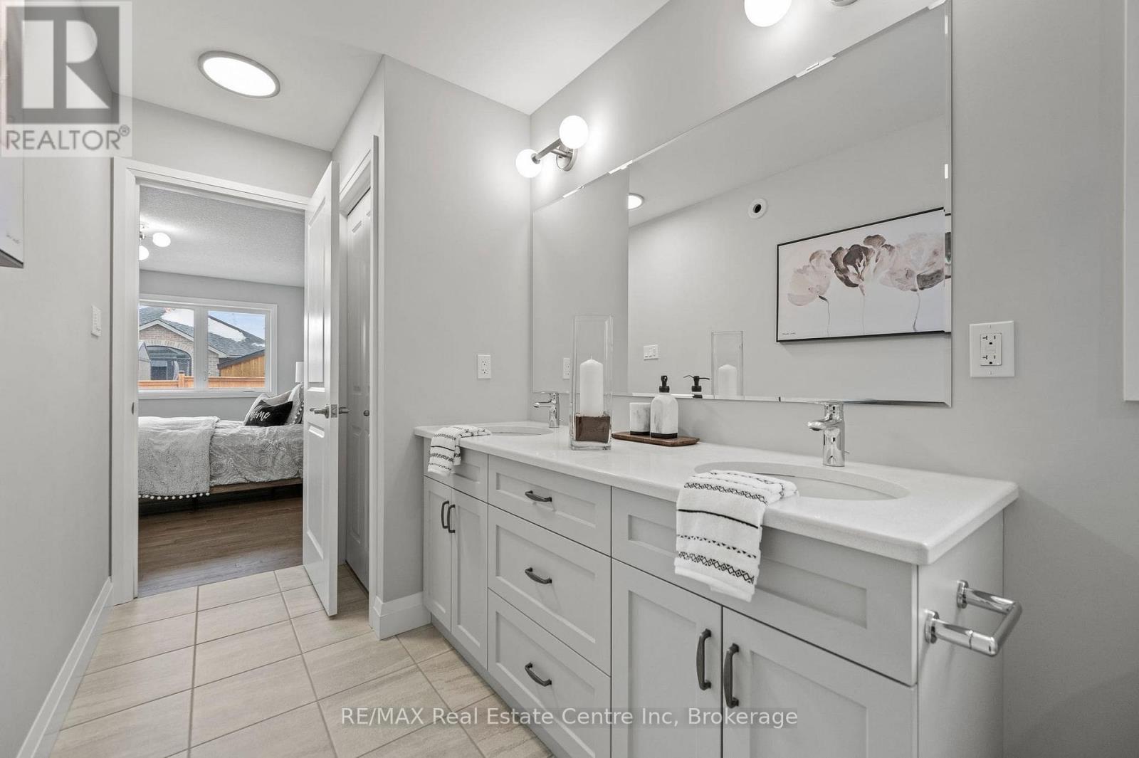 202b Bridge Crescent, Minto, Ontario  N0G 2P0 - Photo 11 - X12075692
