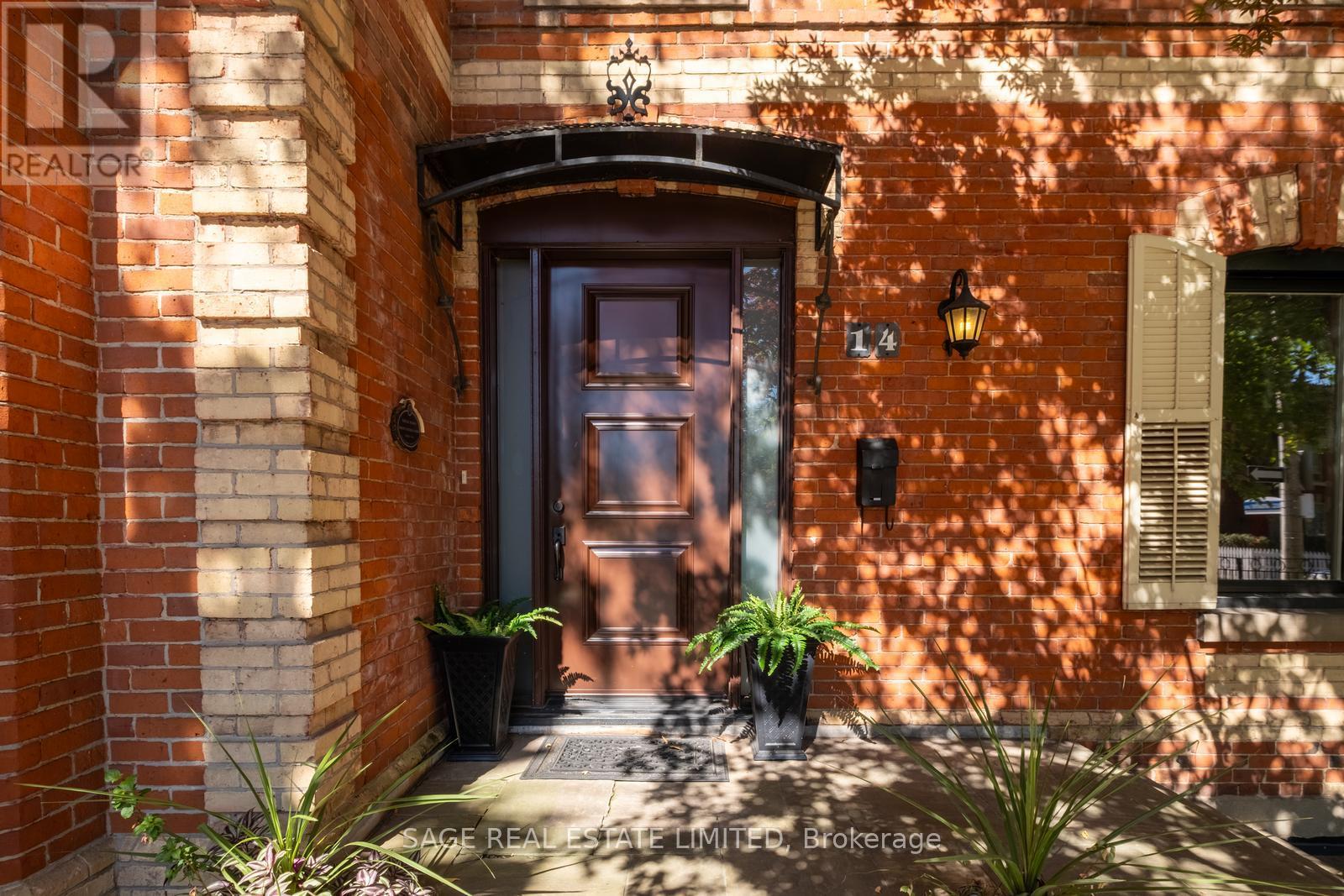 14 Halton Street, Toronto (Trinity-Bellwoods), Ontario  M6J 1R3 - Photo 4 - C12276303