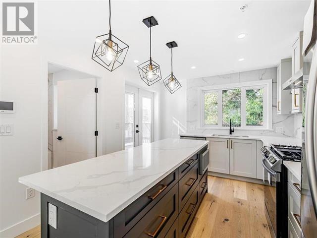 Property at 5447 KILLARNEY STREET image 3
