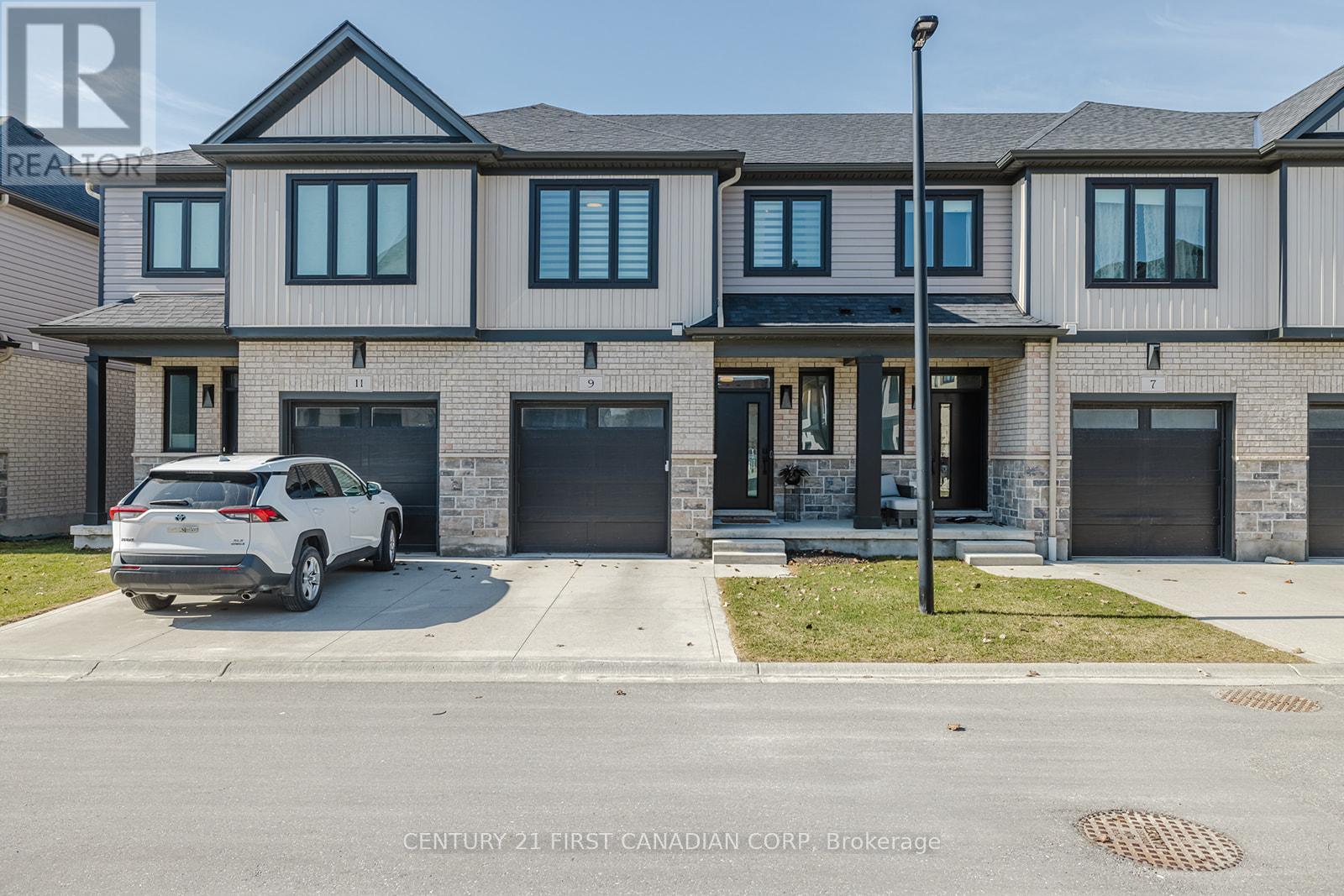 9 - 601 Lions Park Drive, Strathroy-Caradoc, Ontario  N0L 1W0 - Photo 1 - X12313176