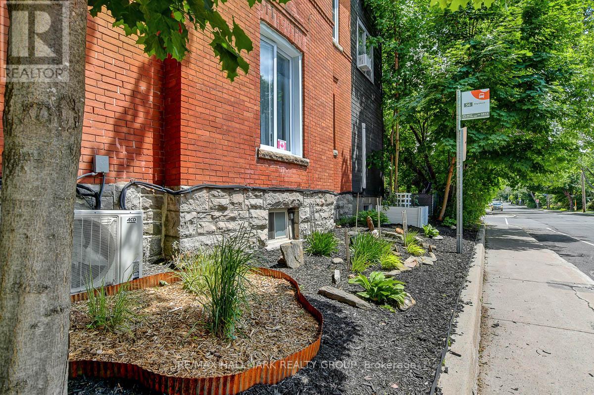 120 Strathcona Avenue, Ottawa, Ontario  K1S 1X6 - Photo 3 - X12313204