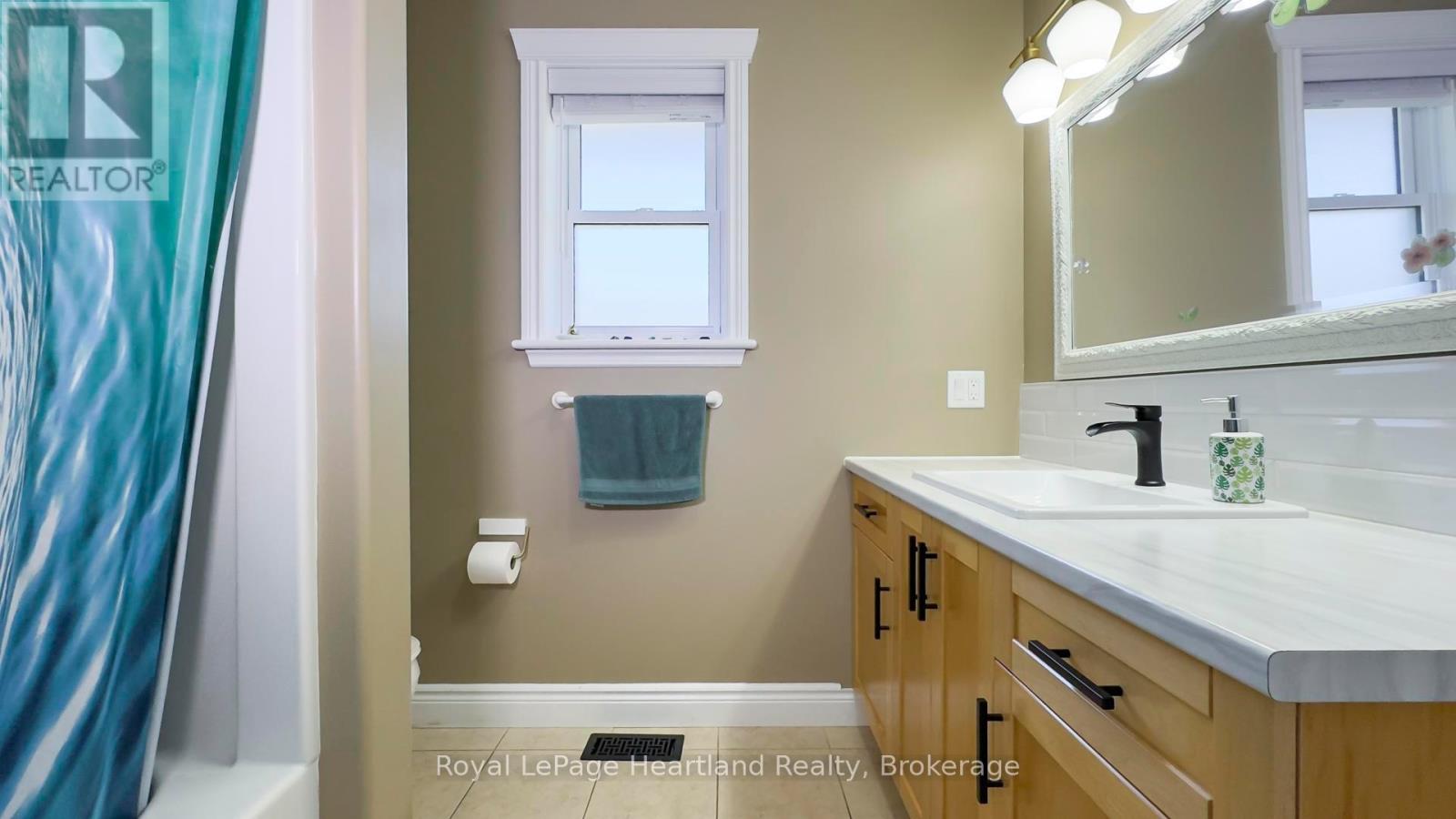 39 Balvina Drive W, Goderich, Ontario  N7A 4L2 - Photo 25 - X12313153