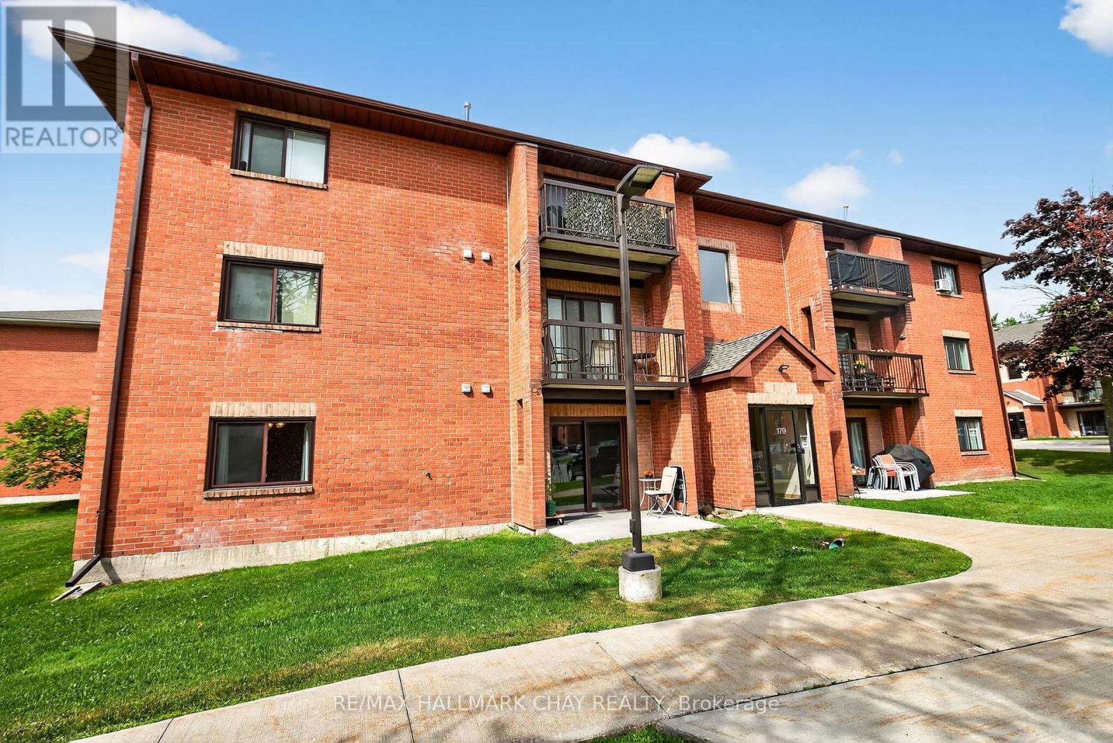 B4 - 179 Edgehill Drive, Barrie, Ontario  L4N 1L9 - Photo 2 - S12313084