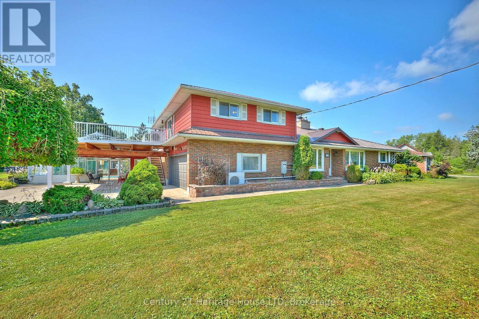 2229 Houck Crescent, Fort Erie, Ontario  L2A 5M4 - Photo 2 - X12313144