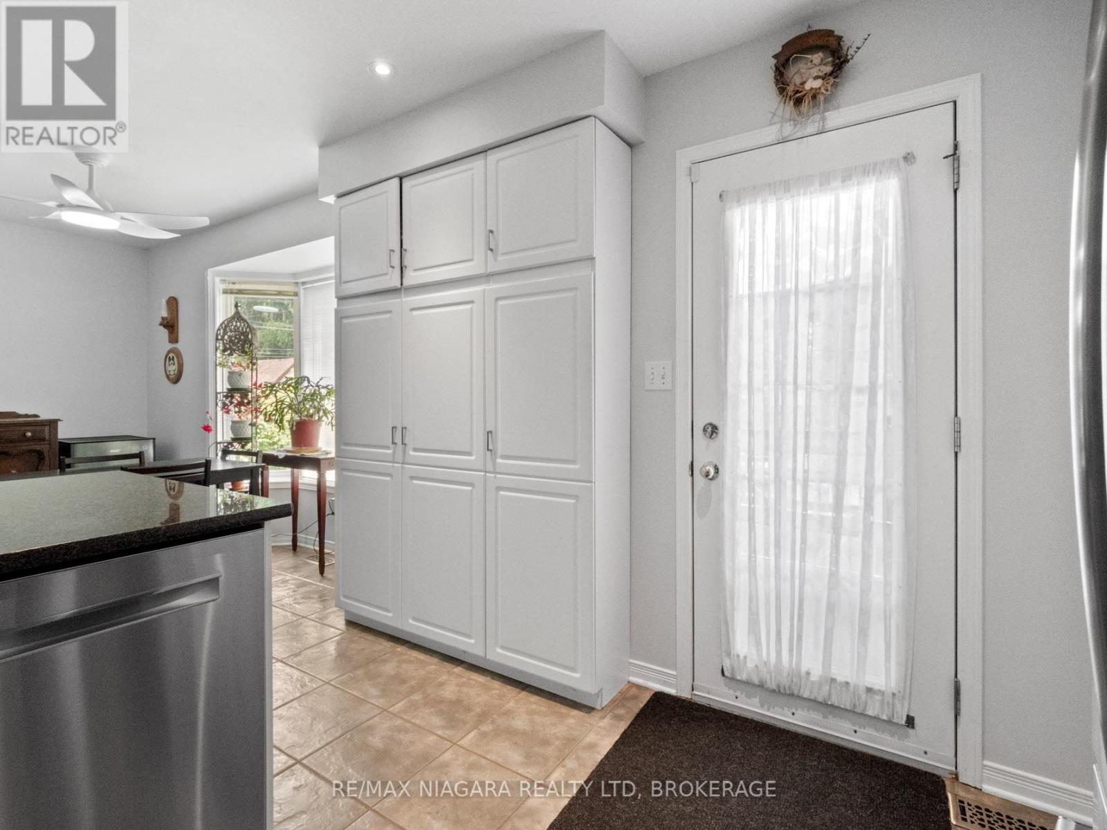 630 Scott Avenue, Fort Erie (Crescent Park), Ontario  L2A 5G2 - Photo 10 - X12313186
