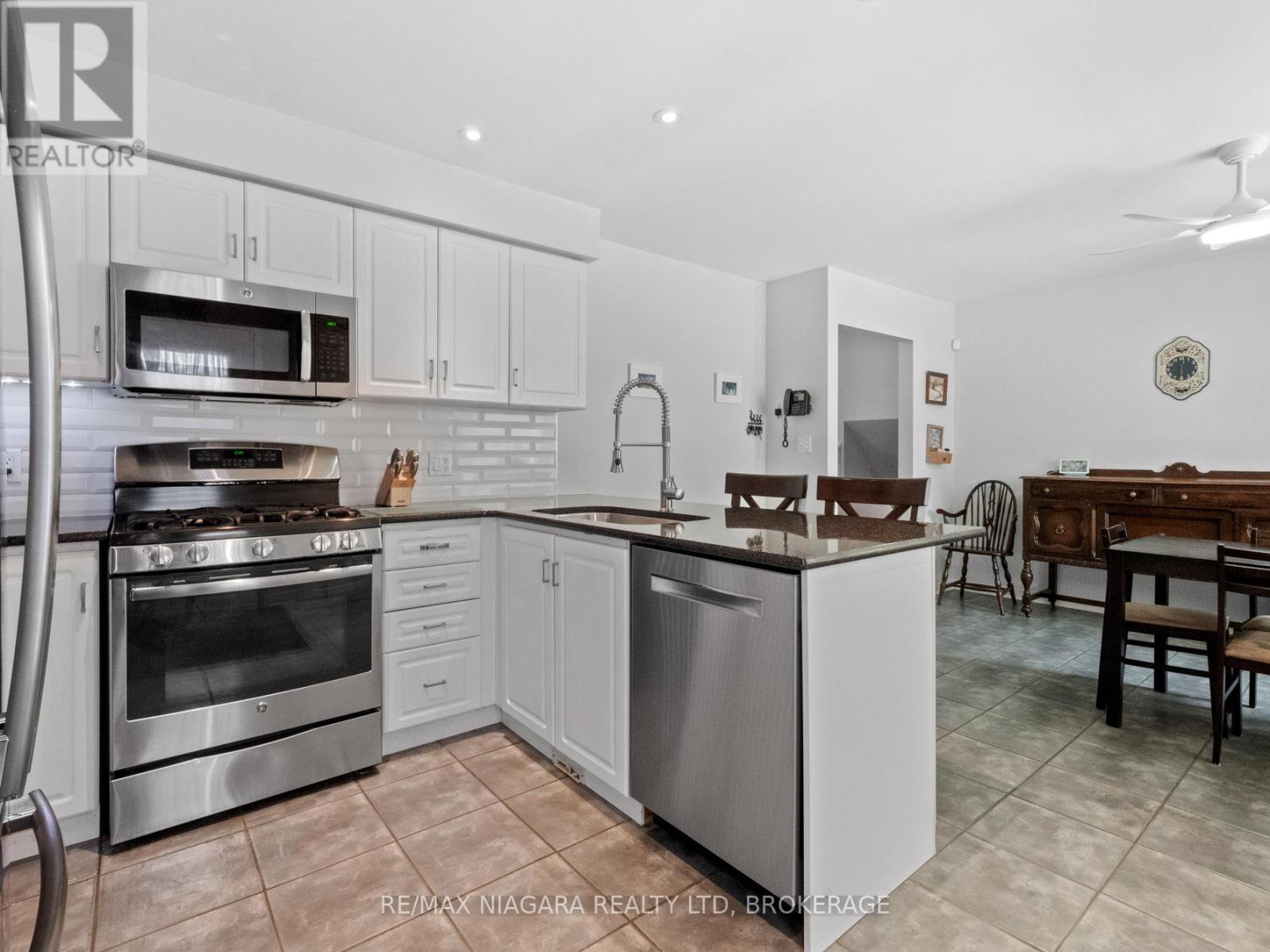 630 Scott Avenue, Fort Erie (Crescent Park), Ontario  L2A 5G2 - Photo 7 - X12313186