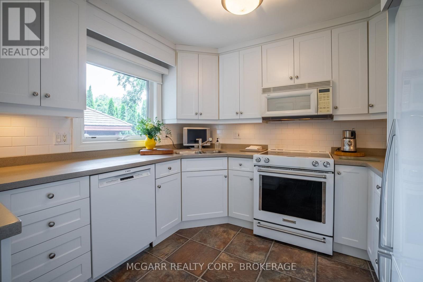 11 Lantana Circle, St. Catharines, Ontario  L2M 7M5 - Photo 14 - X12313209