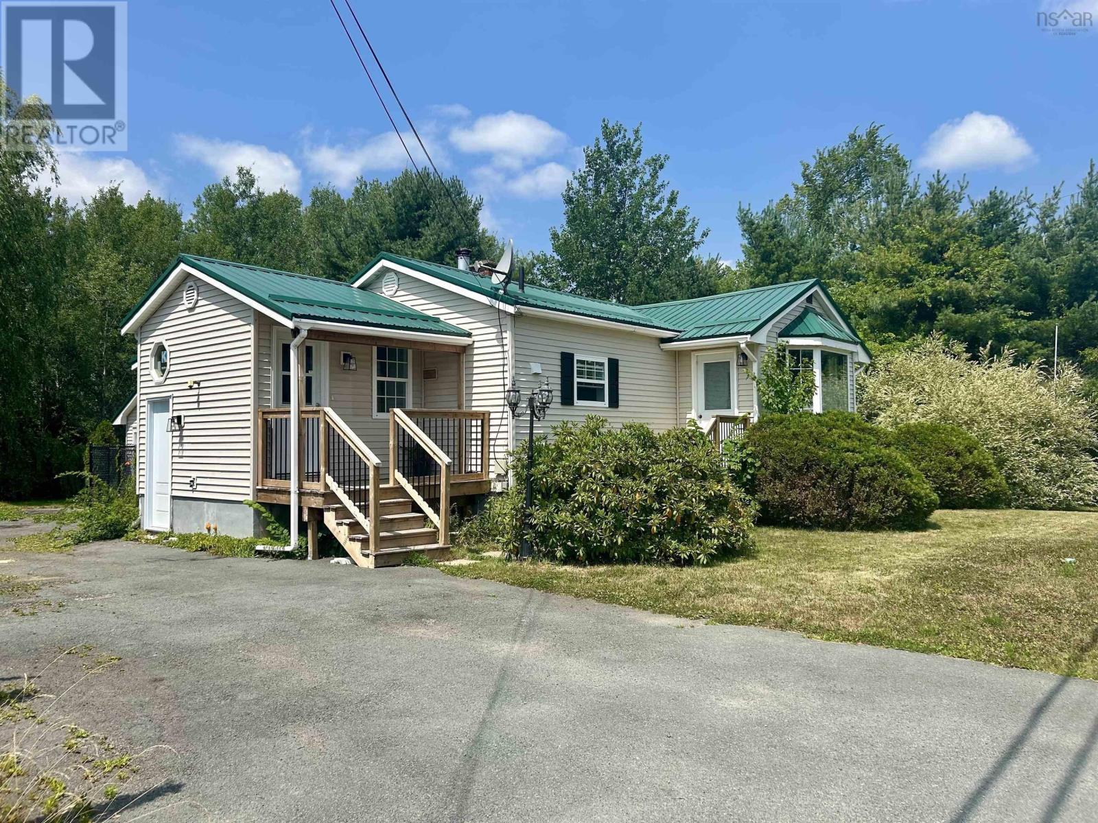 1308 Highway 2, Lantz, Nova Scotia  B2S 1Y8 - Photo 1 - 202509318