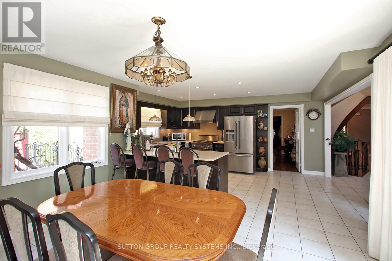 4873 Forest Hill Drive, Mississauga, Ontario  L5M 5B1 - Photo 14 - W12313063
