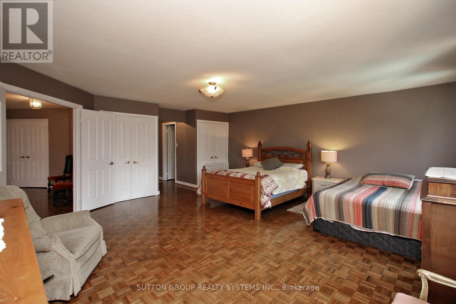 4873 Forest Hill Drive, Mississauga, Ontario  L5M 5B1 - Photo 24 - W12313063