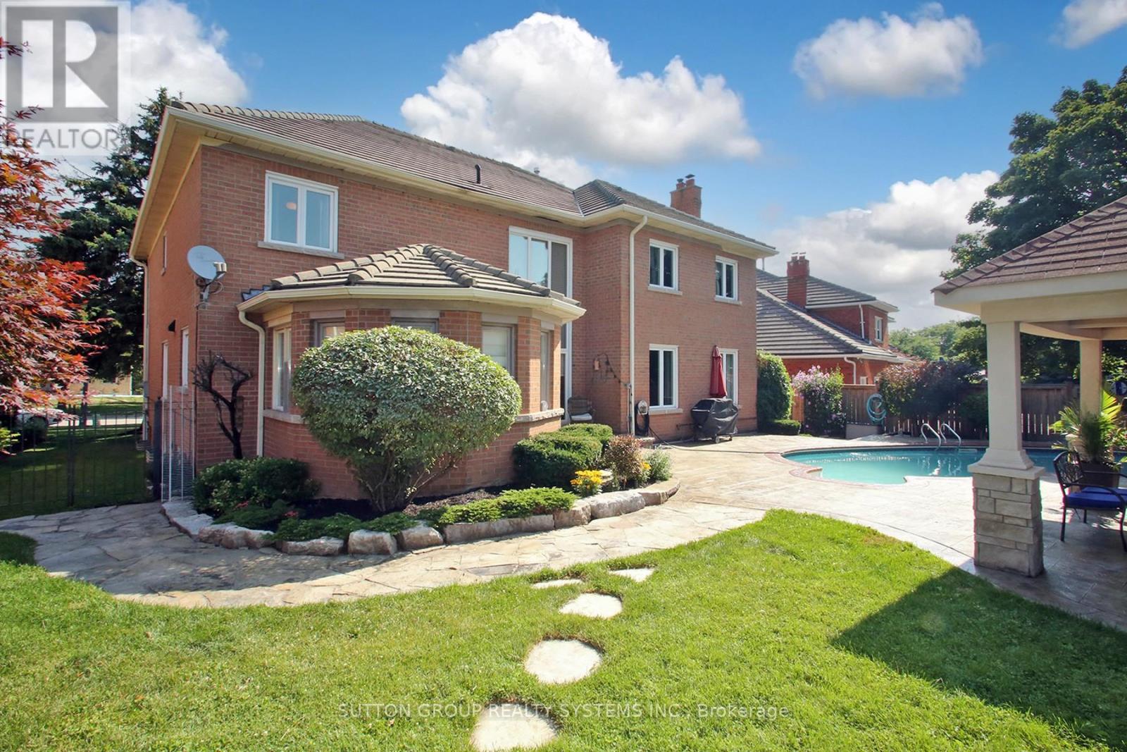 4873 Forest Hill Drive, Mississauga, Ontario  L5M 5B1 - Photo 43 - W12313063
