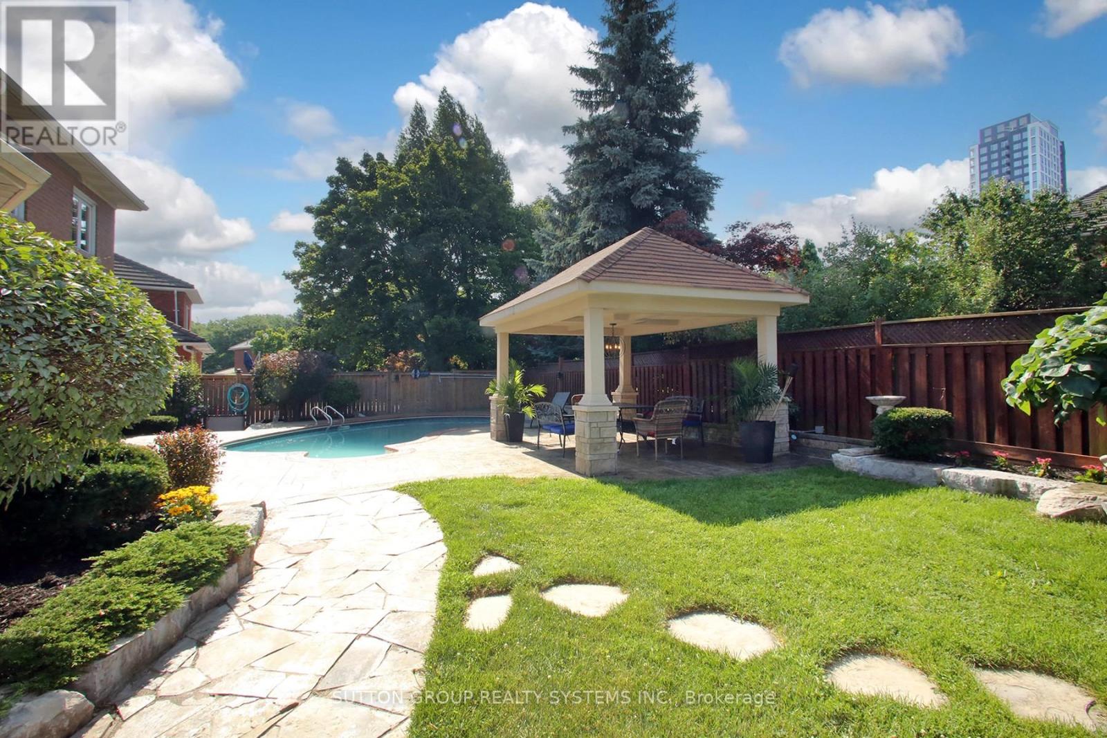 4873 Forest Hill Drive, Mississauga, Ontario  L5M 5B1 - Photo 46 - W12313063