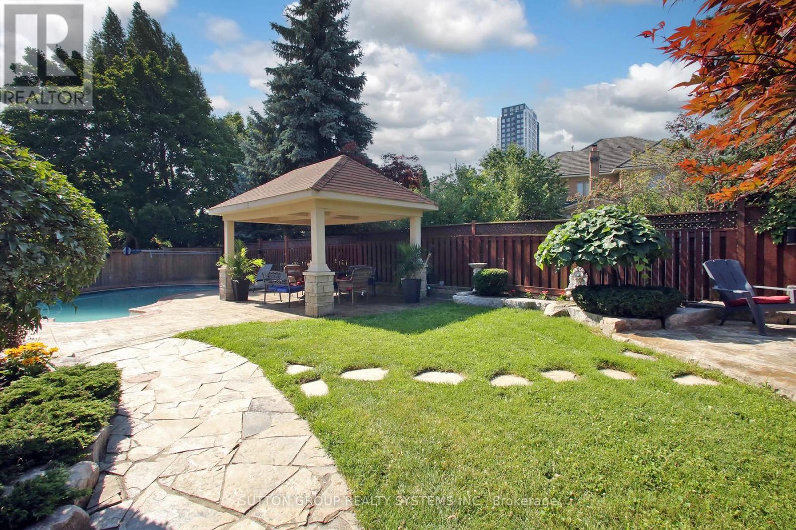 4873 Forest Hill Drive, Mississauga, Ontario  L5M 5B1 - Photo 47 - W12313063