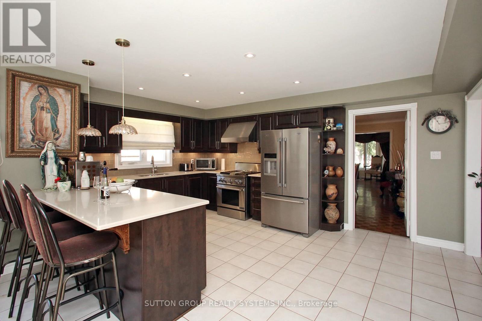 4873 Forest Hill Drive, Mississauga, Ontario  L5M 5B1 - Photo 9 - W12313063