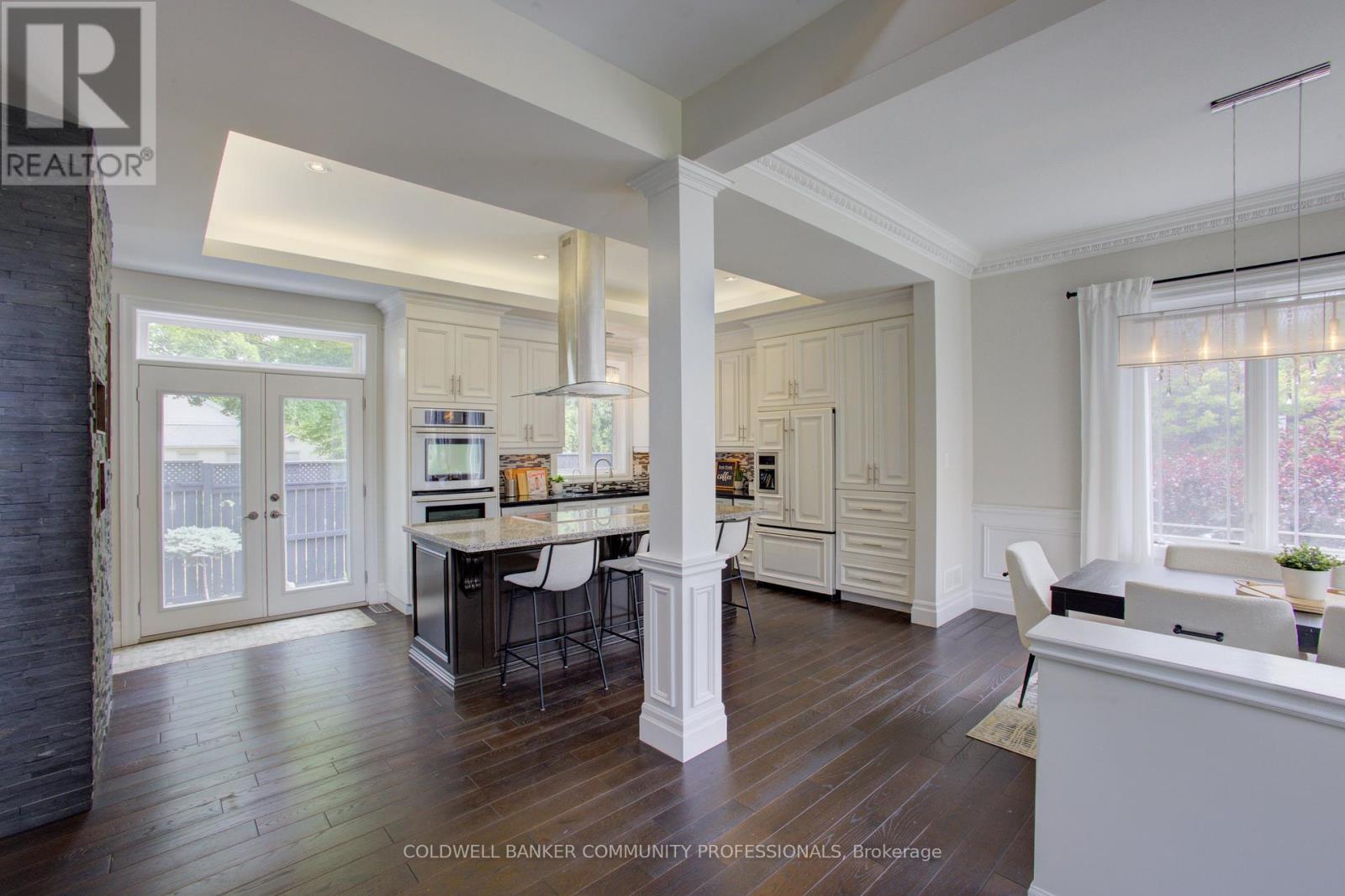 991 Glenwood Avenue, Burlington, Ontario  L7T 2K1 - Photo 10 - W12313102