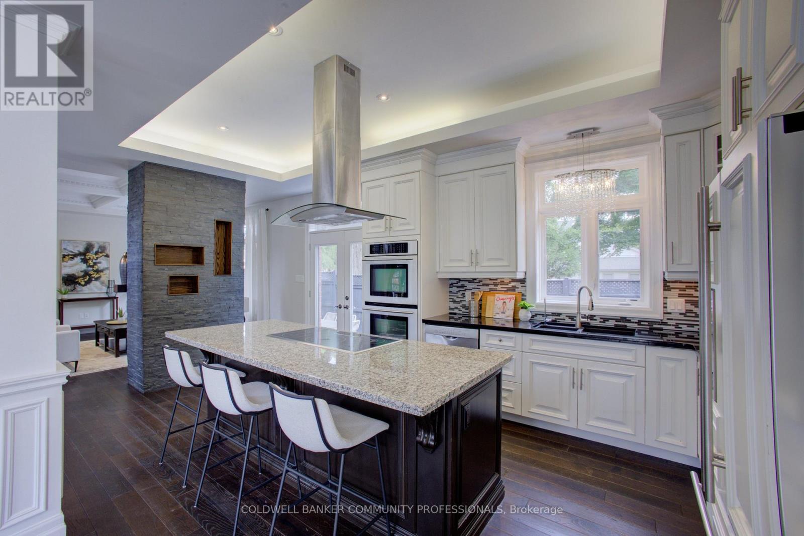 991 Glenwood Avenue, Burlington, Ontario  L7T 2K1 - Photo 12 - W12313102