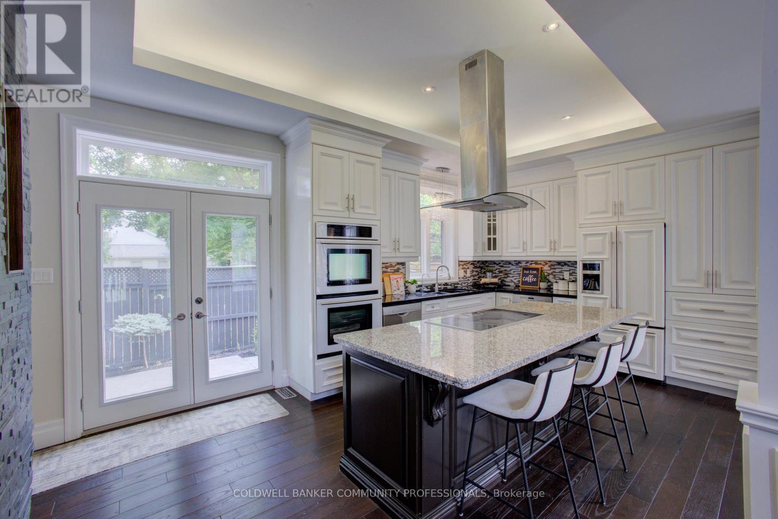 991 Glenwood Avenue, Burlington, Ontario  L7T 2K1 - Photo 14 - W12313102