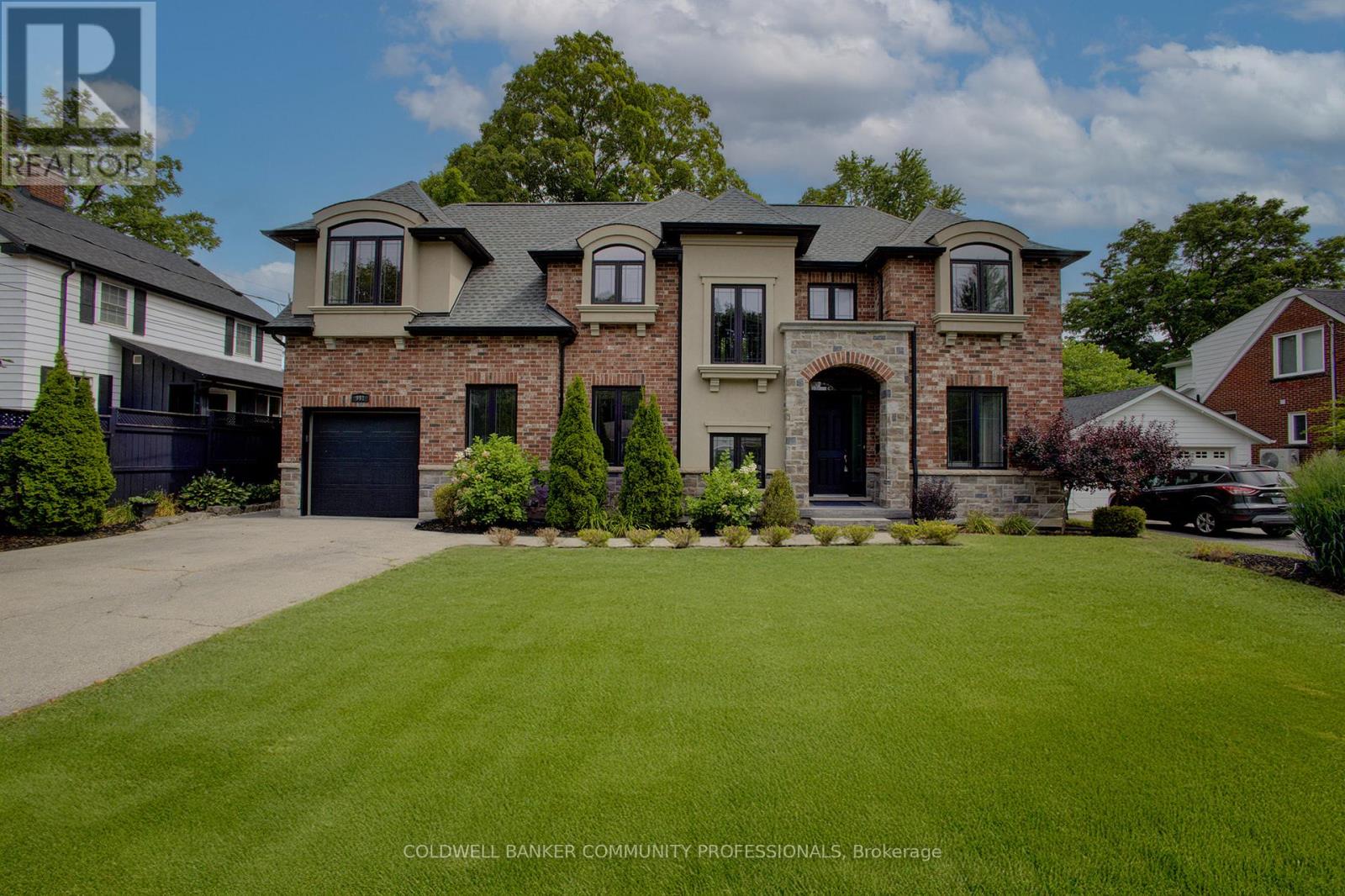 991 Glenwood Avenue, Burlington, Ontario  L7T 2K1 - Photo 2 - W12313102