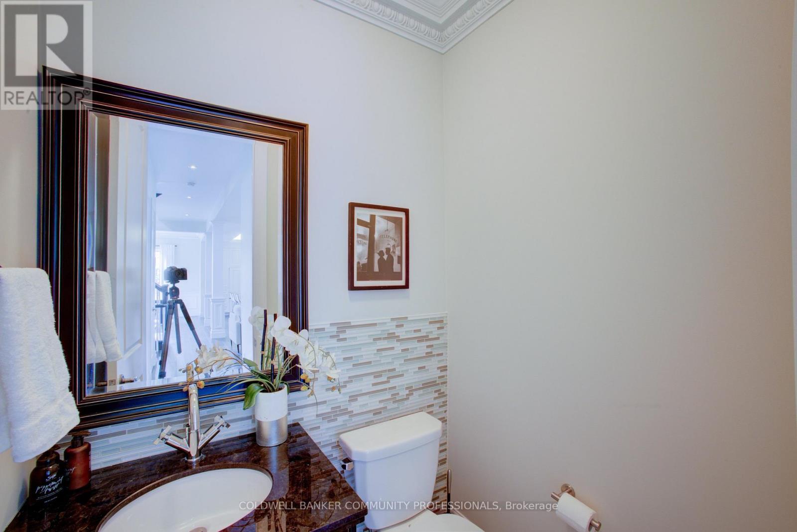 991 Glenwood Avenue, Burlington, Ontario  L7T 2K1 - Photo 22 - W12313102