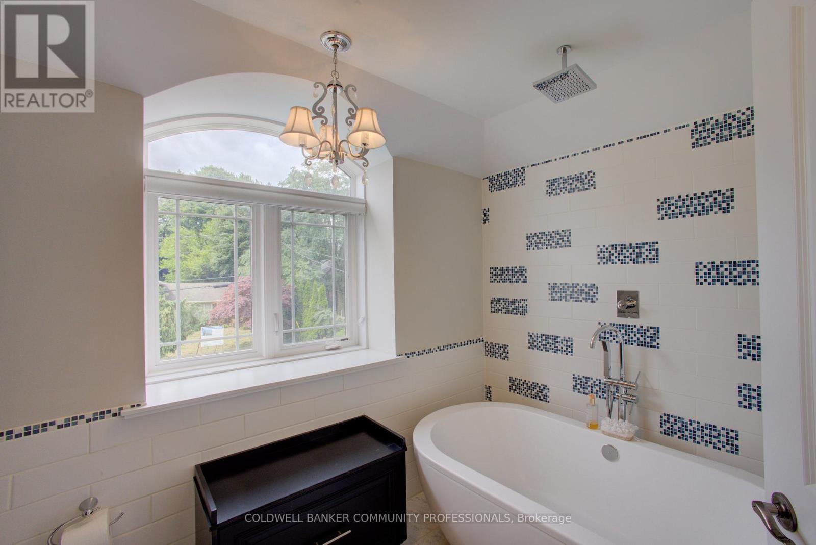 991 Glenwood Avenue, Burlington, Ontario  L7T 2K1 - Photo 30 - W12313102