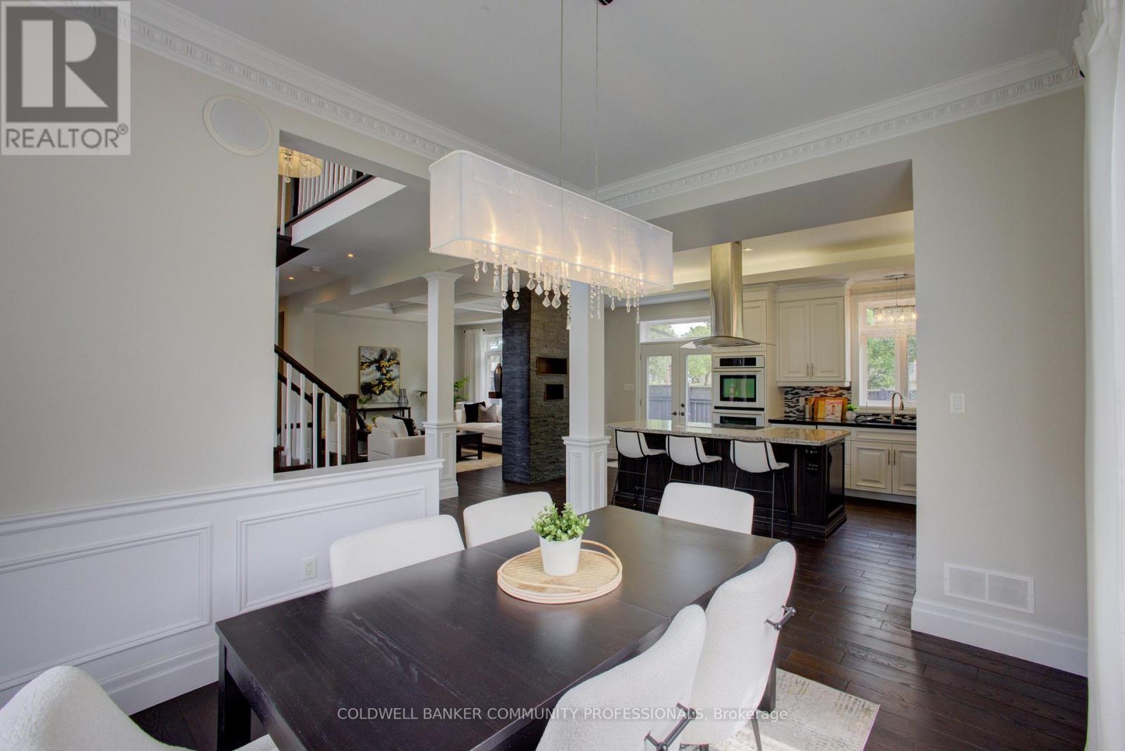 991 Glenwood Avenue, Burlington, Ontario  L7T 2K1 - Photo 5 - W12313102