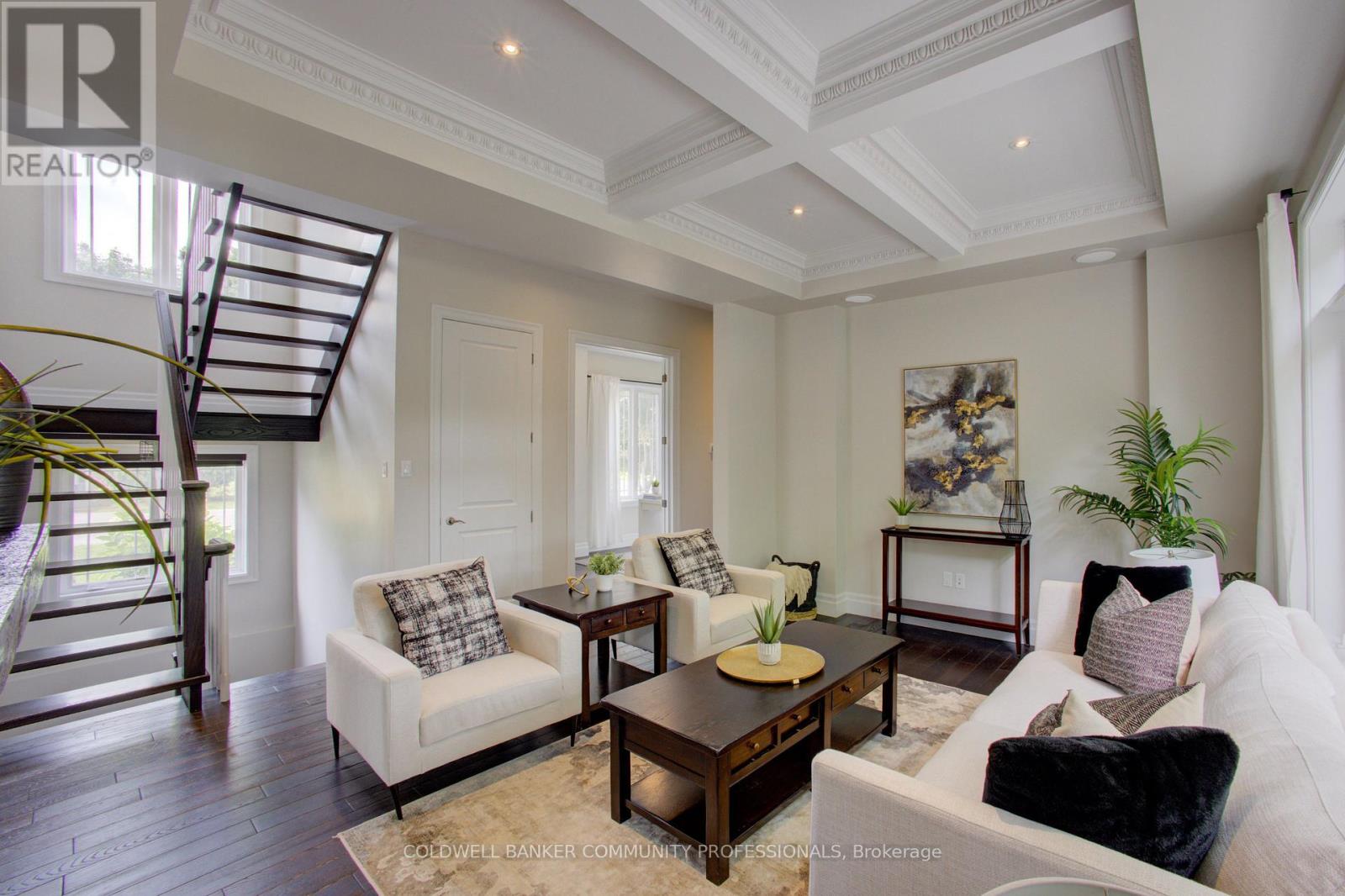 991 Glenwood Avenue, Burlington, Ontario  L7T 2K1 - Photo 6 - W12313102