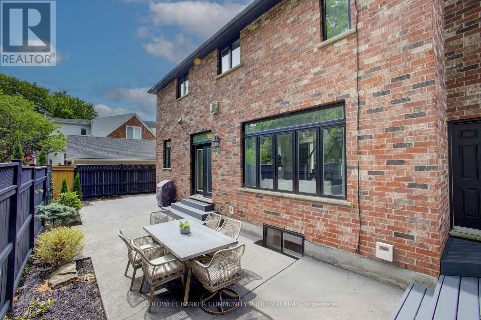 991 Glenwood Avenue, Burlington, Ontario  L7T 2K1 - Photo 8 - W12313102