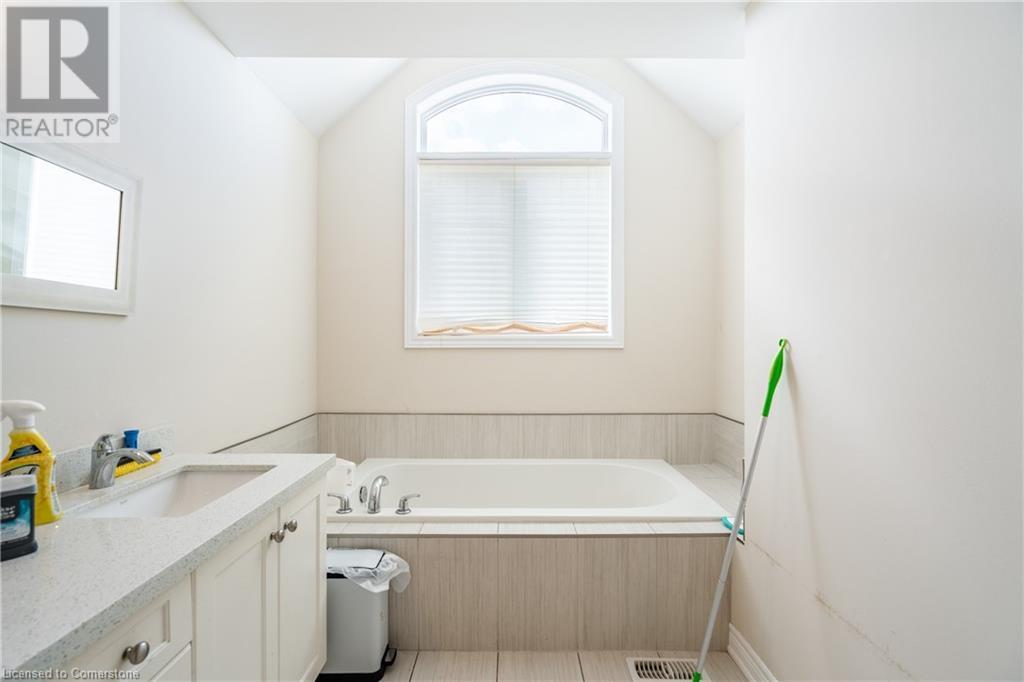 98 Shoreview Place Unit# 40, Stoney Creek, Ontario  L8E 0J4 - Photo 17 - 40752804