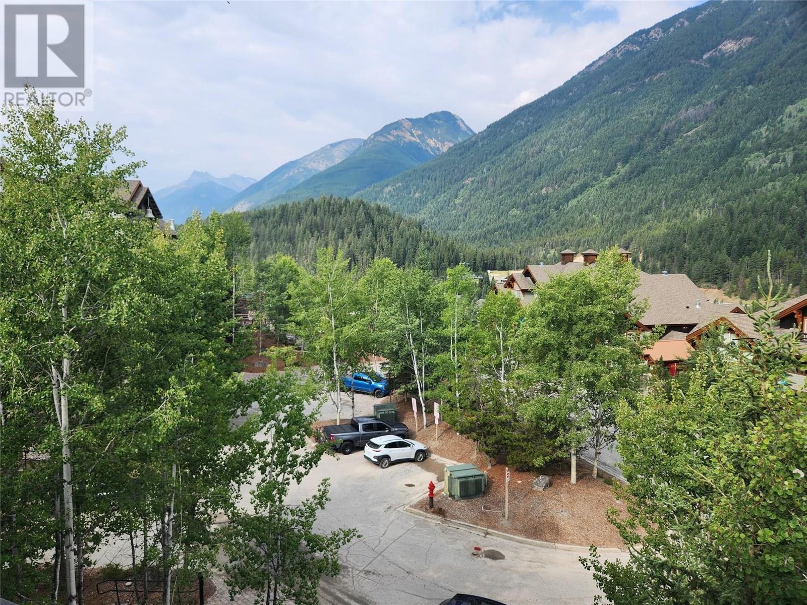 2060 Summit Drive Unit# 412, panorama, British Columbia