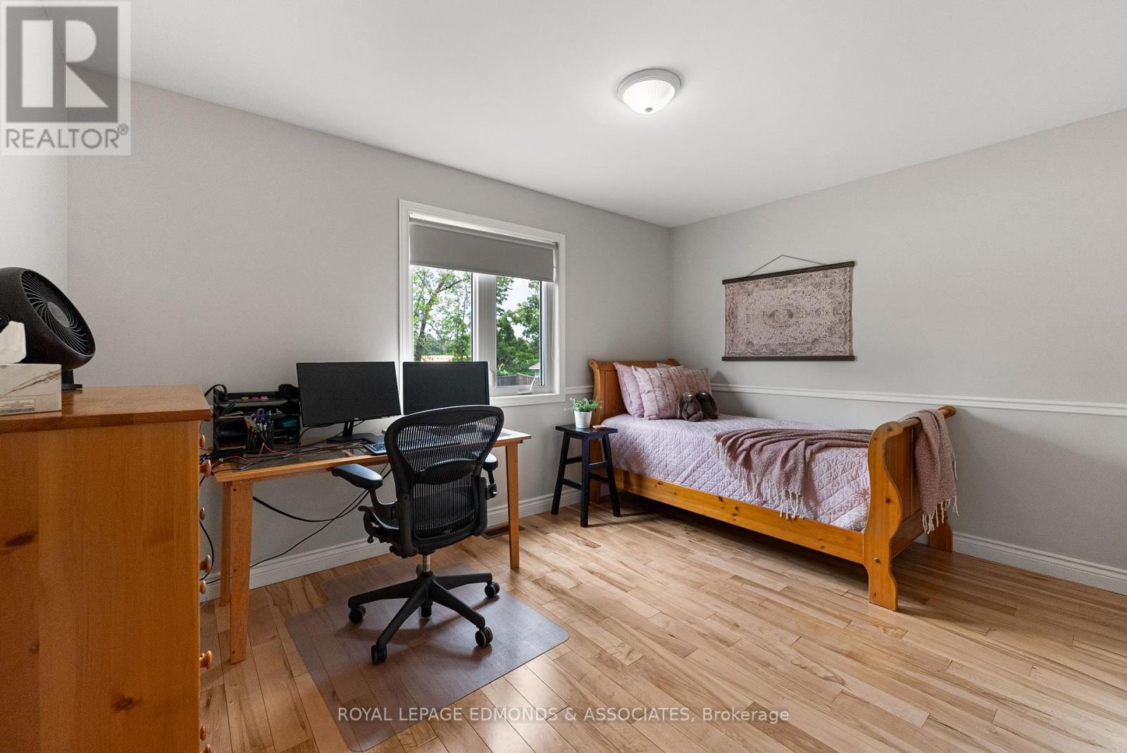 220 Bardis Drive, Laurentian Valley, Ontario  K8B 1C1 - Photo 20 - X12313283