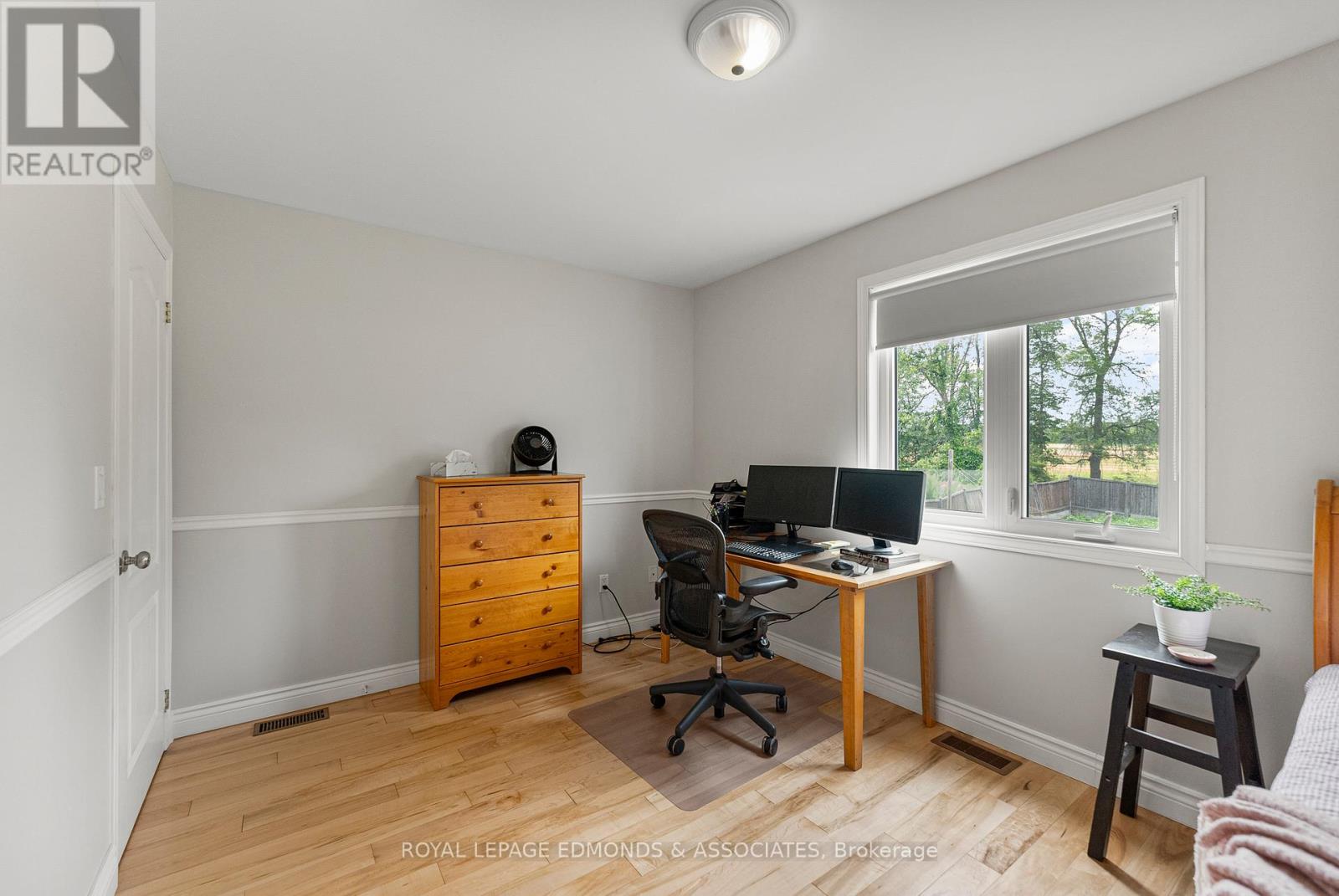 220 Bardis Drive, Laurentian Valley, Ontario  K8B 1C1 - Photo 21 - X12313283