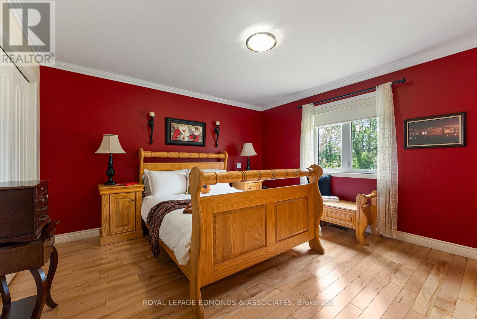 220 Bardis Drive, Laurentian Valley, Ontario  K8B 1C1 - Photo 23 - X12313283