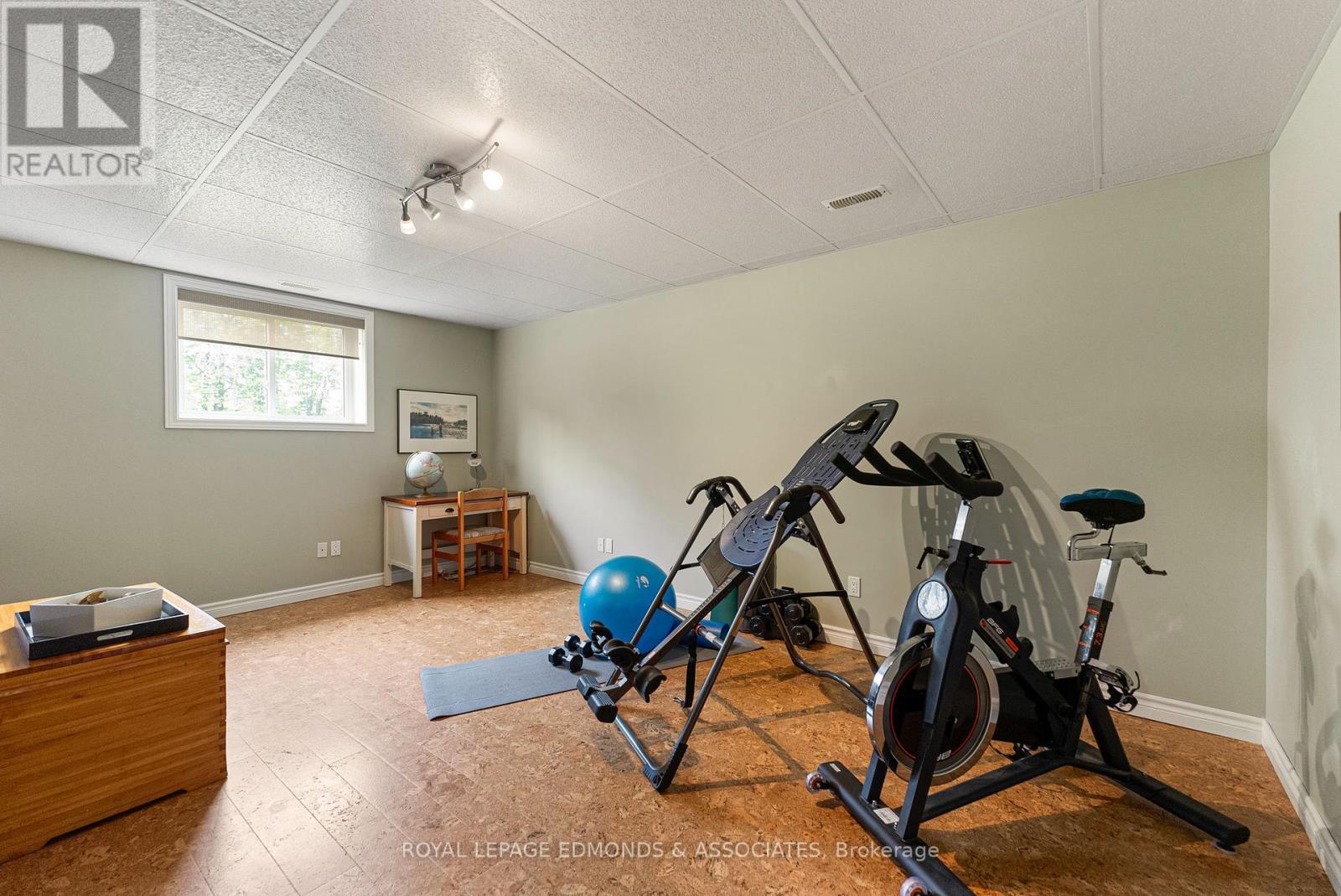 220 Bardis Drive, Laurentian Valley, Ontario  K8B 1C1 - Photo 30 - X12313283