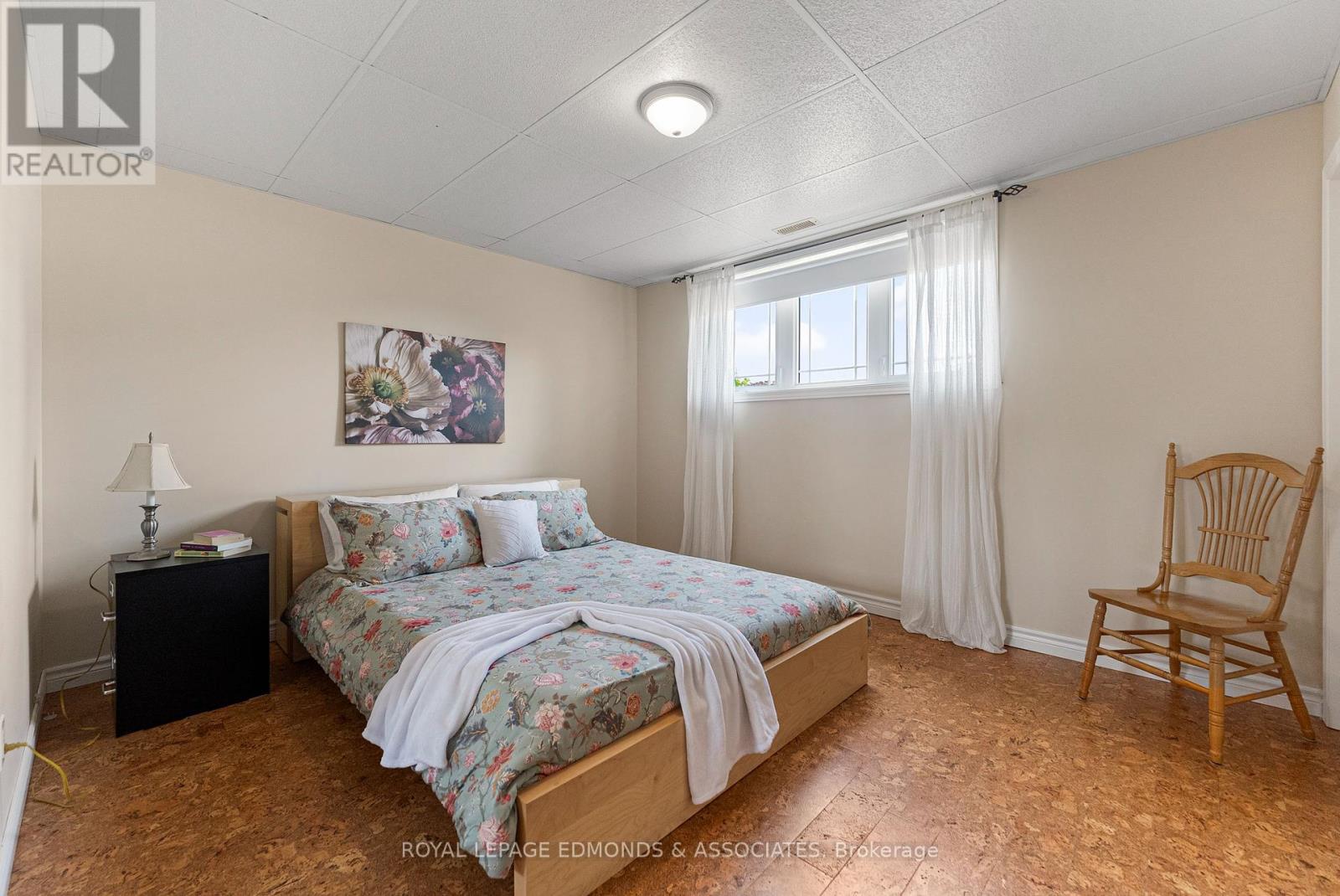 220 Bardis Drive, Laurentian Valley, Ontario  K8B 1C1 - Photo 32 - X12313283