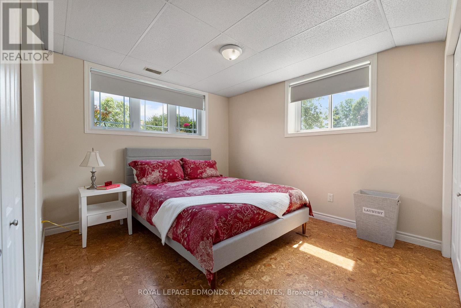 220 Bardis Drive, Laurentian Valley, Ontario  K8B 1C1 - Photo 33 - X12313283