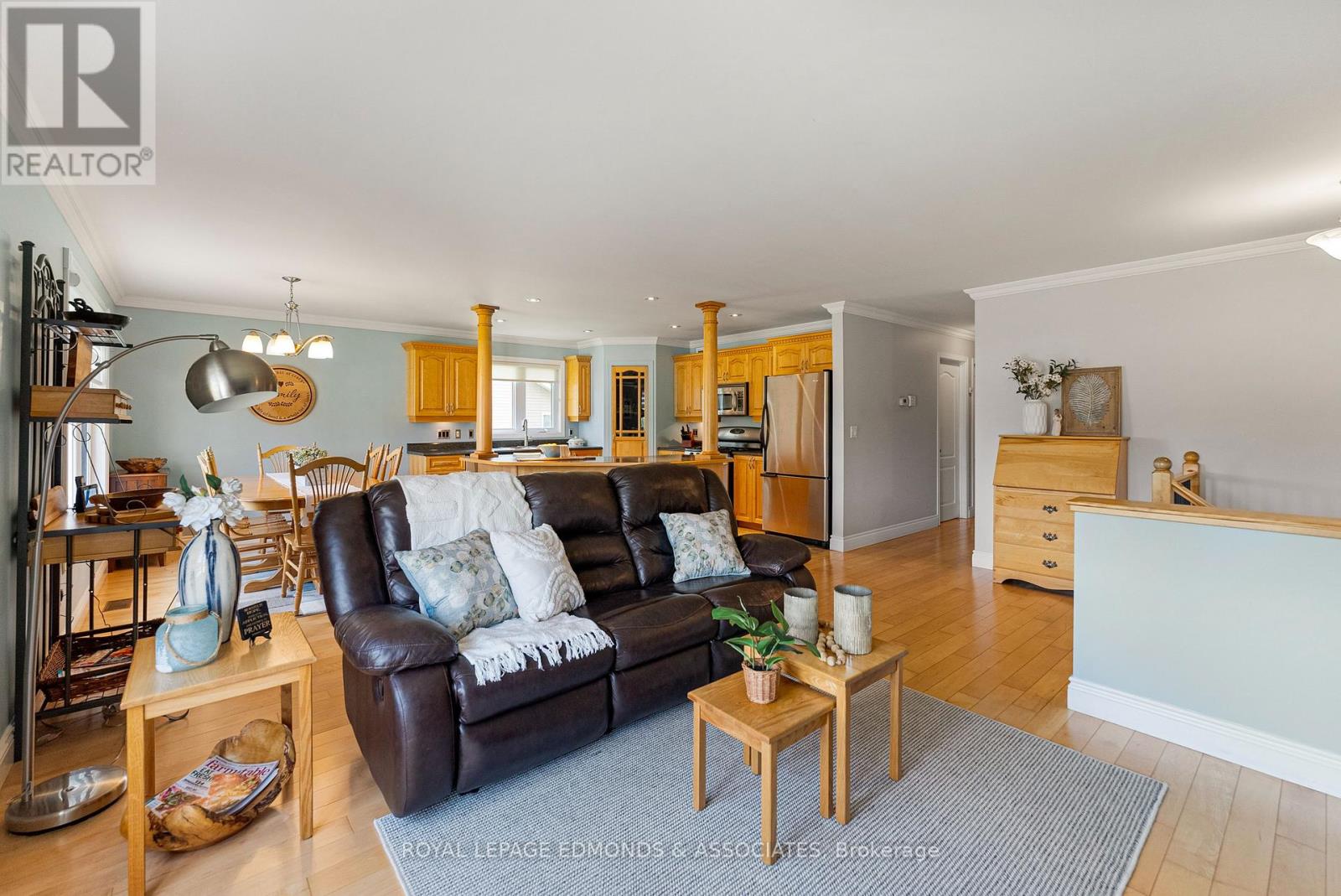 220 Bardis Drive, Laurentian Valley, Ontario  K8B 1C1 - Photo 9 - X12313283