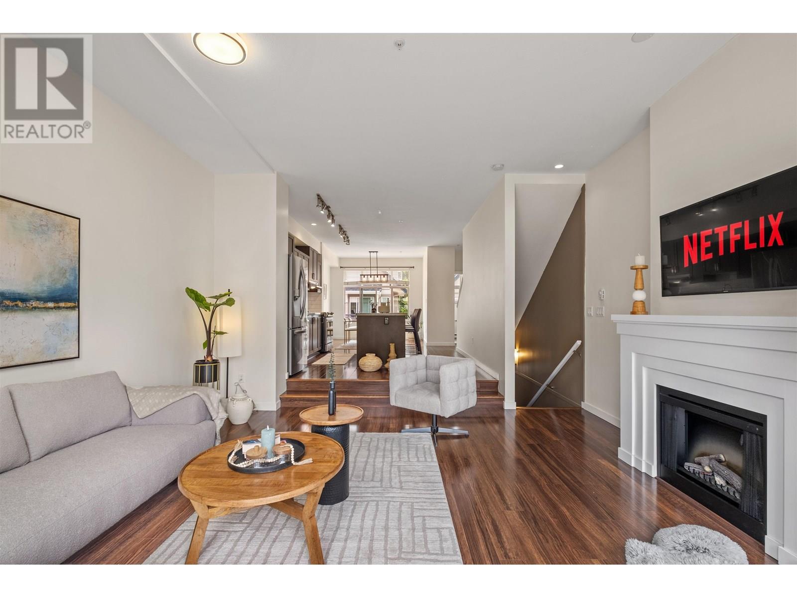 Property at 713 PREMIER STREET image 4