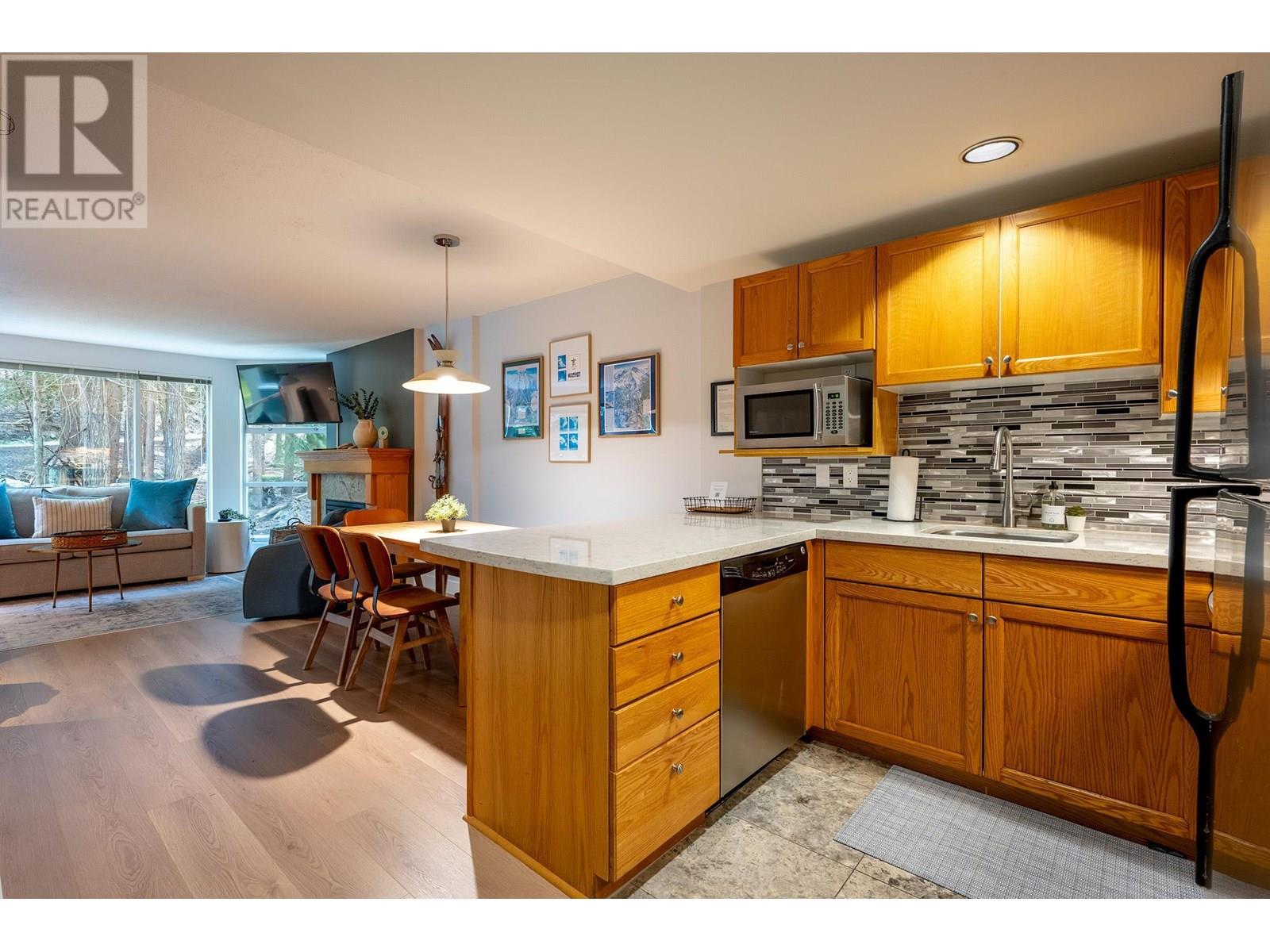 312 4910 Spearhead Place, Whistler, British Columbia  V8E 1G1 - Photo 10 - R3031660