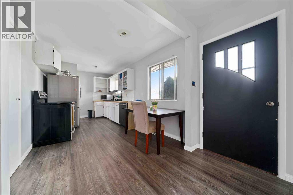 Property at 1872 29 Street SE image 3