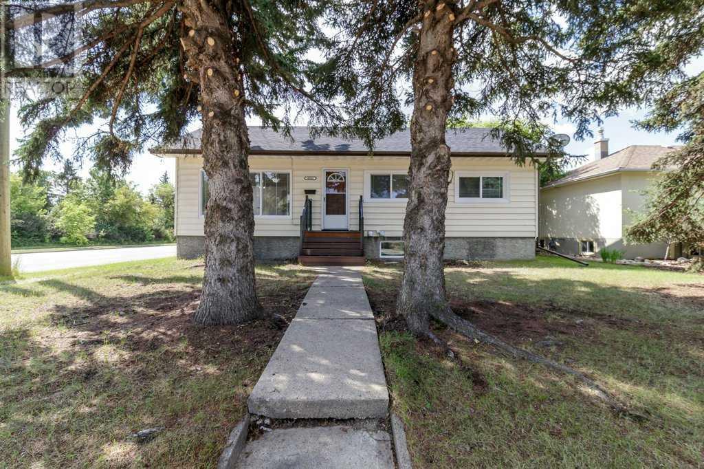 Property at 4001 51 A Street image 1