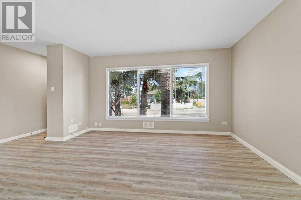 Property at 4001 51 A Street image 5